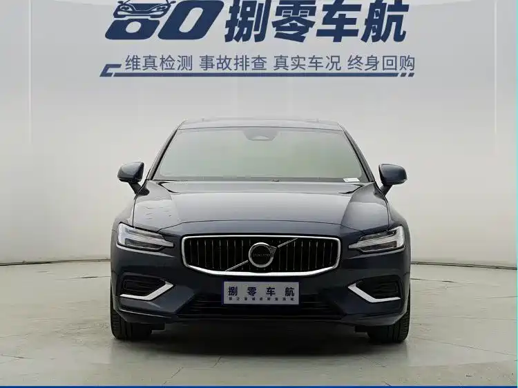 Volvo S60 2025 2026 B4 Smart Luxury Edition