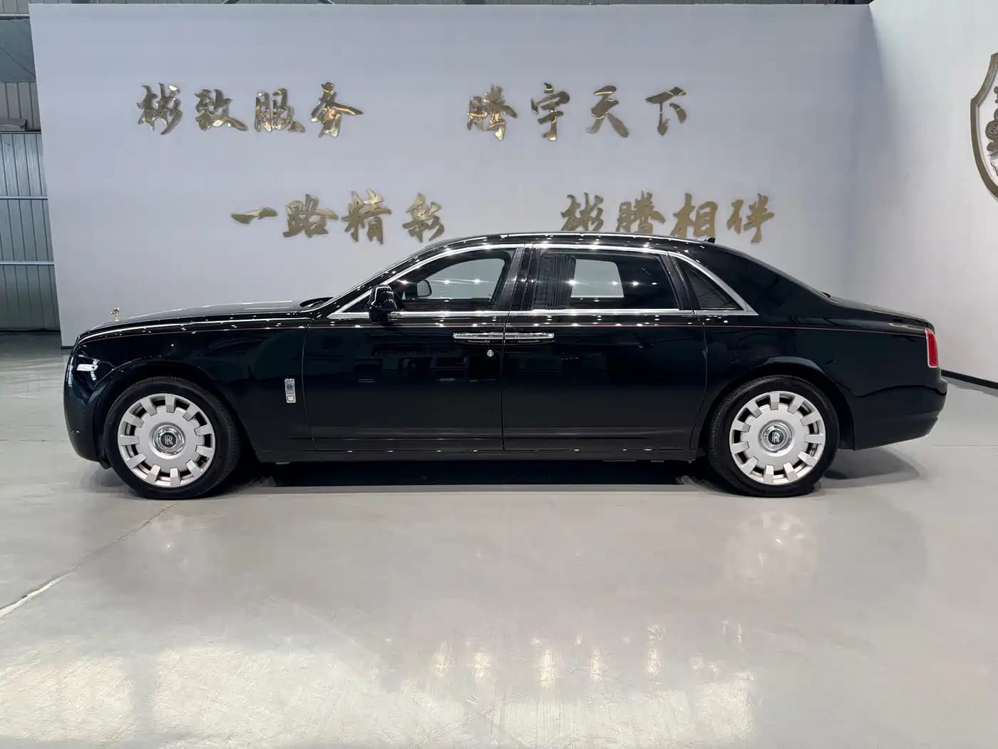 Фото 3 - Rolls-Royce Ghost