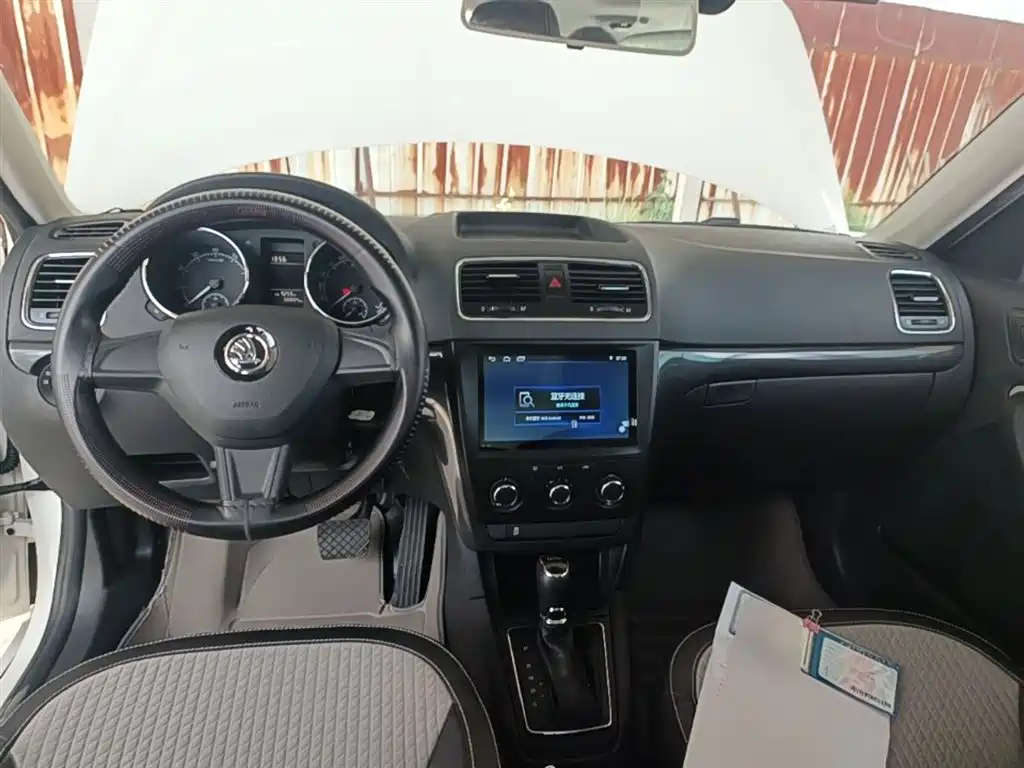Škoda Yeti 2017 TSI280 DSG Advance фото 10