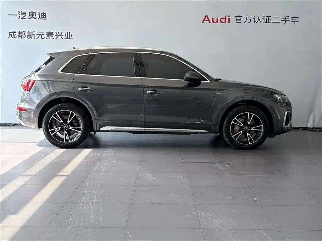 Audi Q5L 2024 Model 40 TFSI Fashion Dynamic фото 3