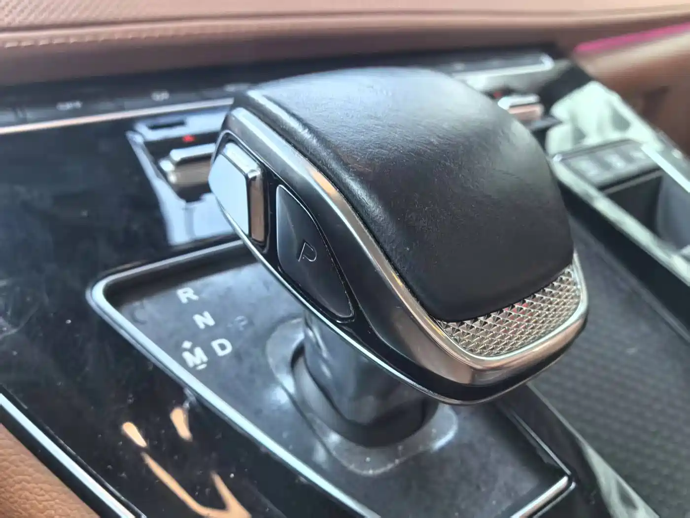 Hongqi HQ9 2023 2.0T Smart Connect Flagship фото 14