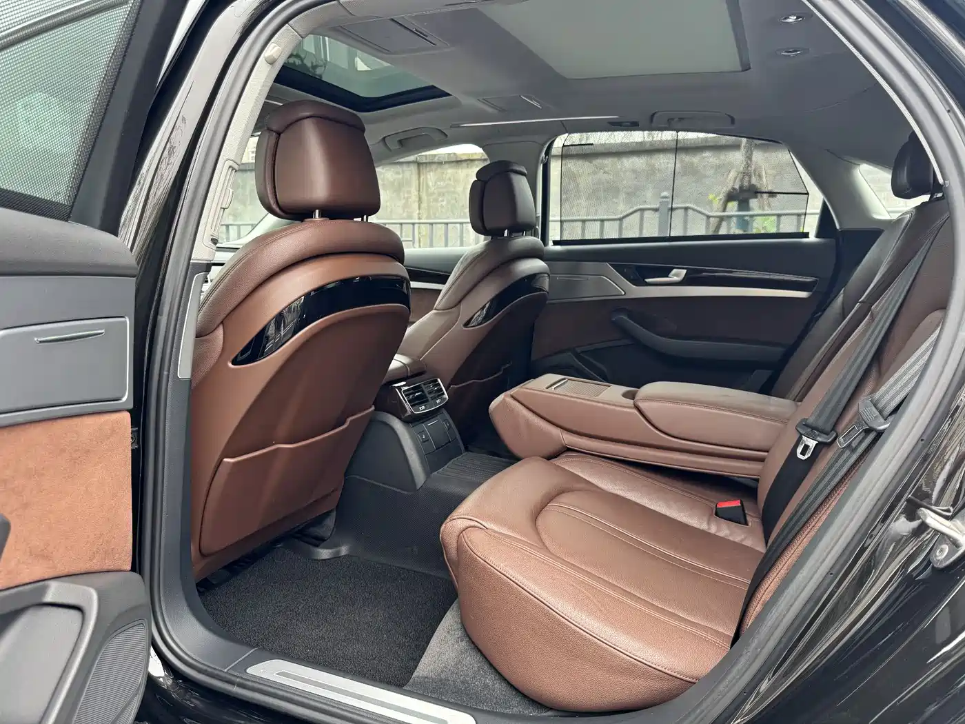 Audi A8 2013 A8L 30 FSI Comfort фото 6
