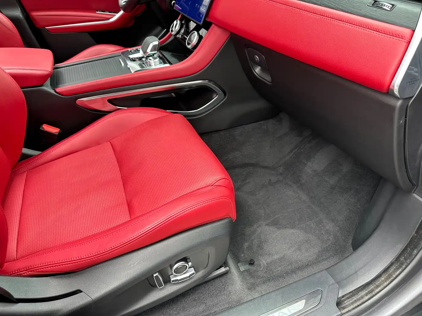 Jaguar F-PACE 2024 P250 R-Dynamic HSE фото 35