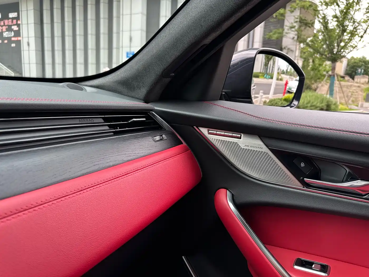 Jaguar F-PACE 2024 P250 R-Dynamic HSE фото 47