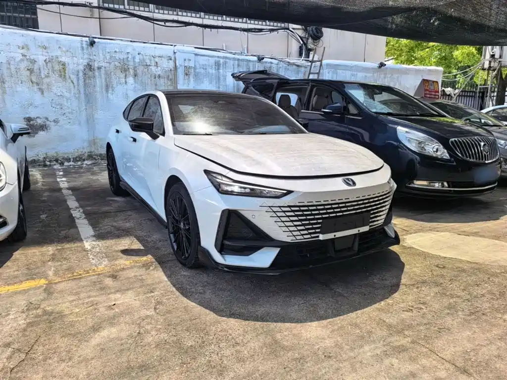 CHANGAN UNI-V