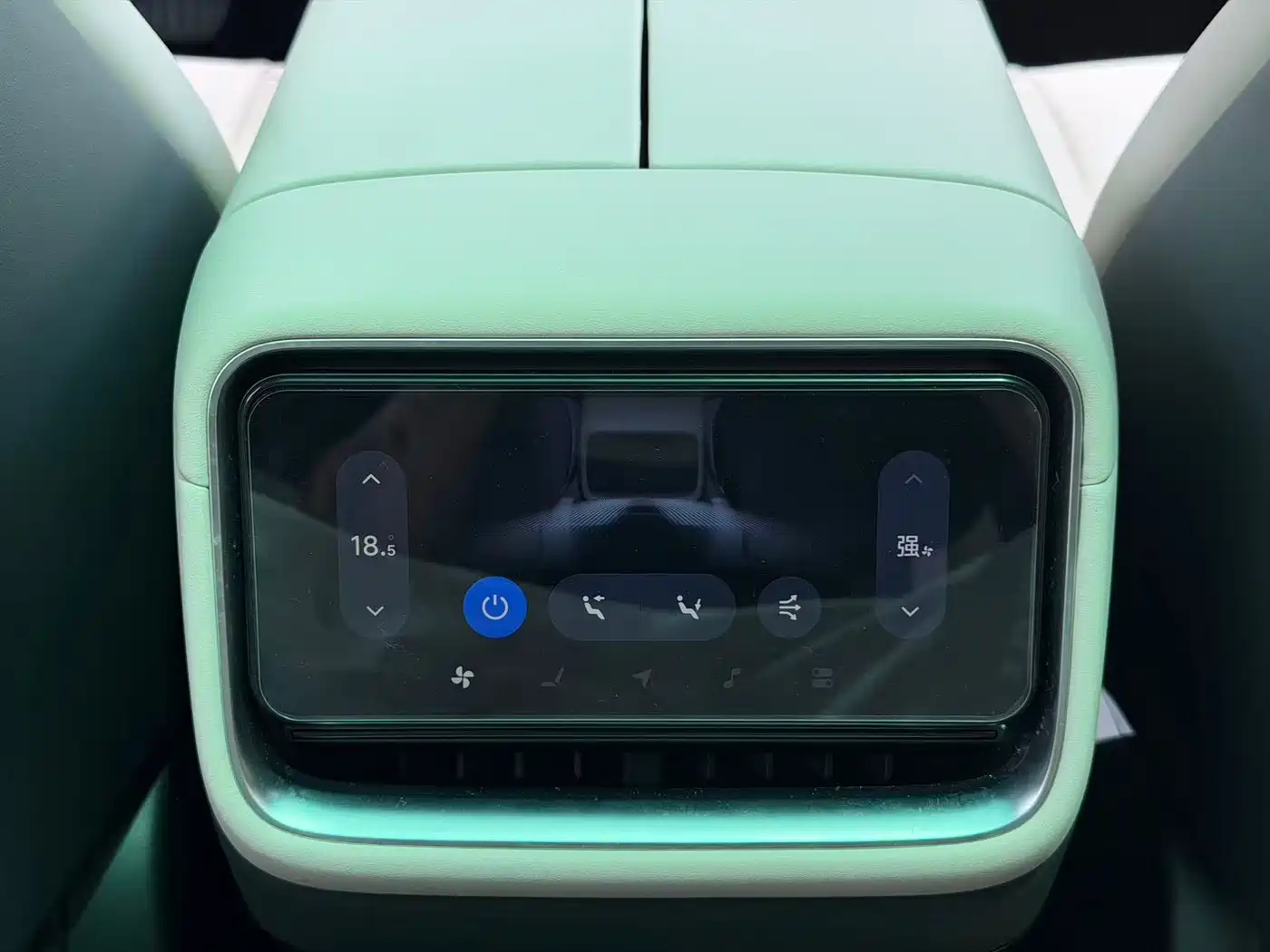 Xiaomi Auto Xiaomi YU7 2025 Ultra Long Range High Performance AWD Max Edition фото 12