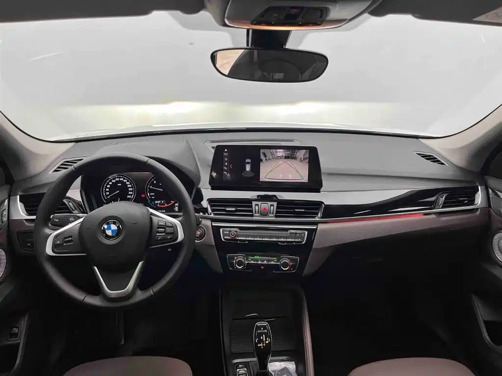BMW X1 2022 sDrive20Li Fashion фото 3