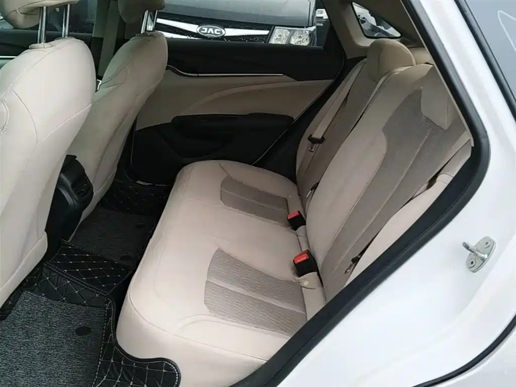 Buick Excelle 2018 15T DCT Progressive (China V) фото 13