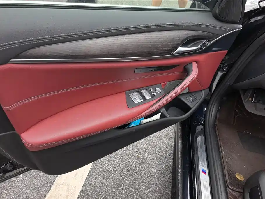 BMW 5 Series 2021 530Li Leading M Sport Package фото 7