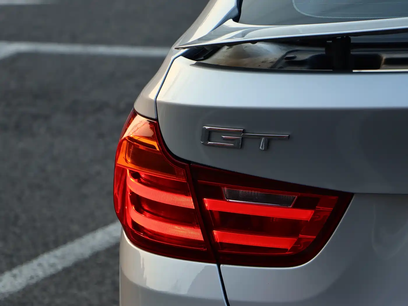 BMW 3 Series GT 2013 Model 320i Leading фото 5
