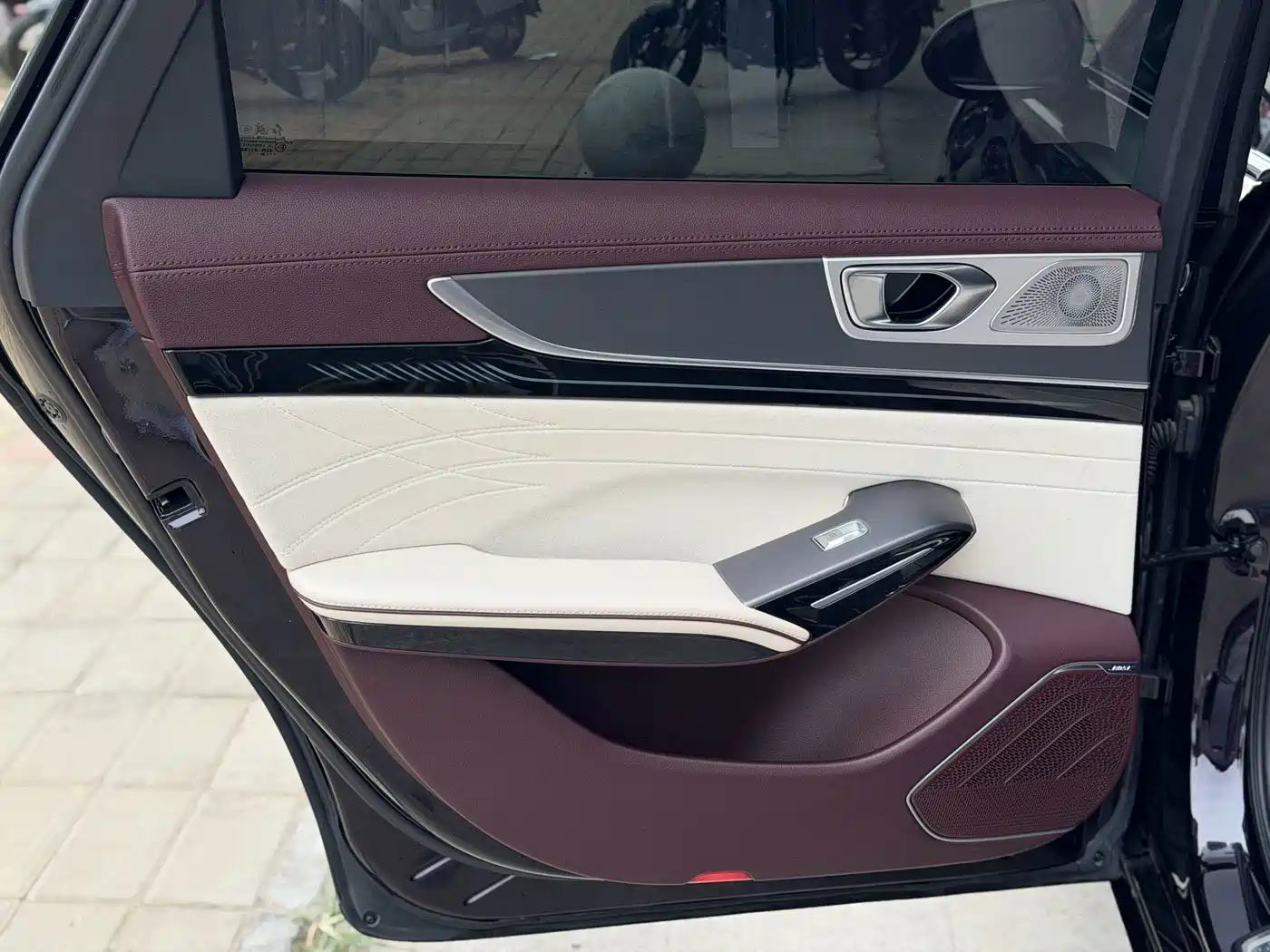 Hongqi H9 2025 2024 2.0T Qi Enjoy Private Fashion Edition