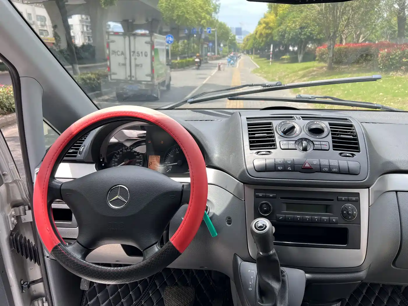 Mercedes-Benz Vito 2011 2.5L Business Edition фото 10