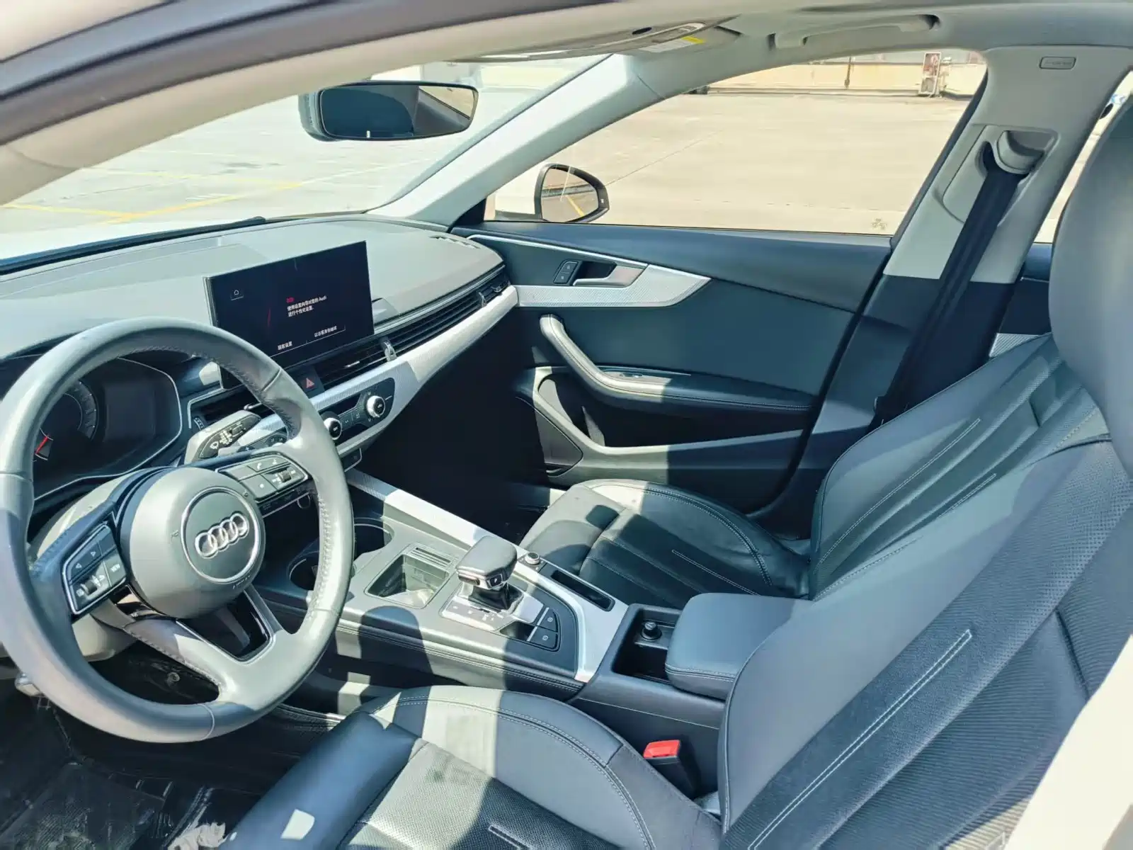Photo 4 - Audi A4L