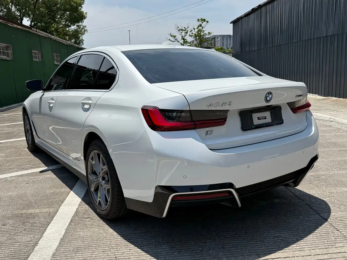 BMW i3 2022 eDrive 35 L фото 16