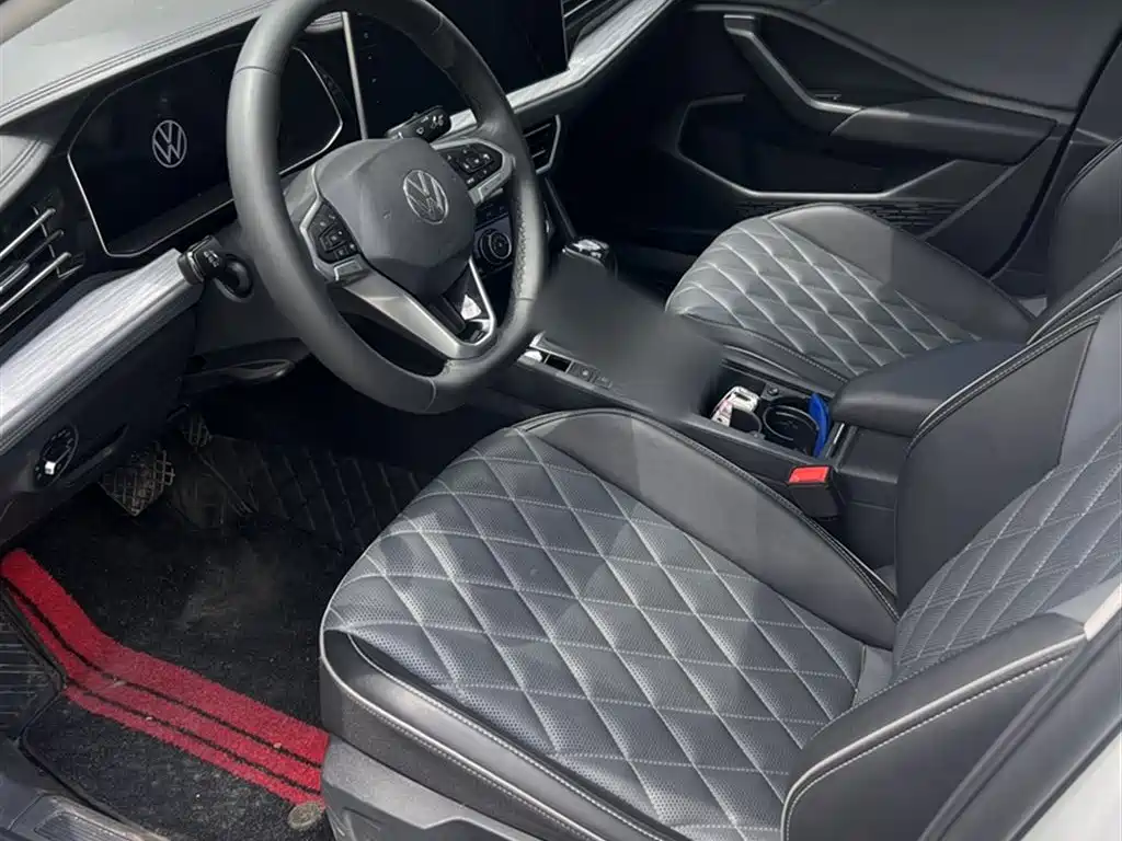 Volkswagen Sagitar 2023 300TSI DSG Surpassing Edition фото 13