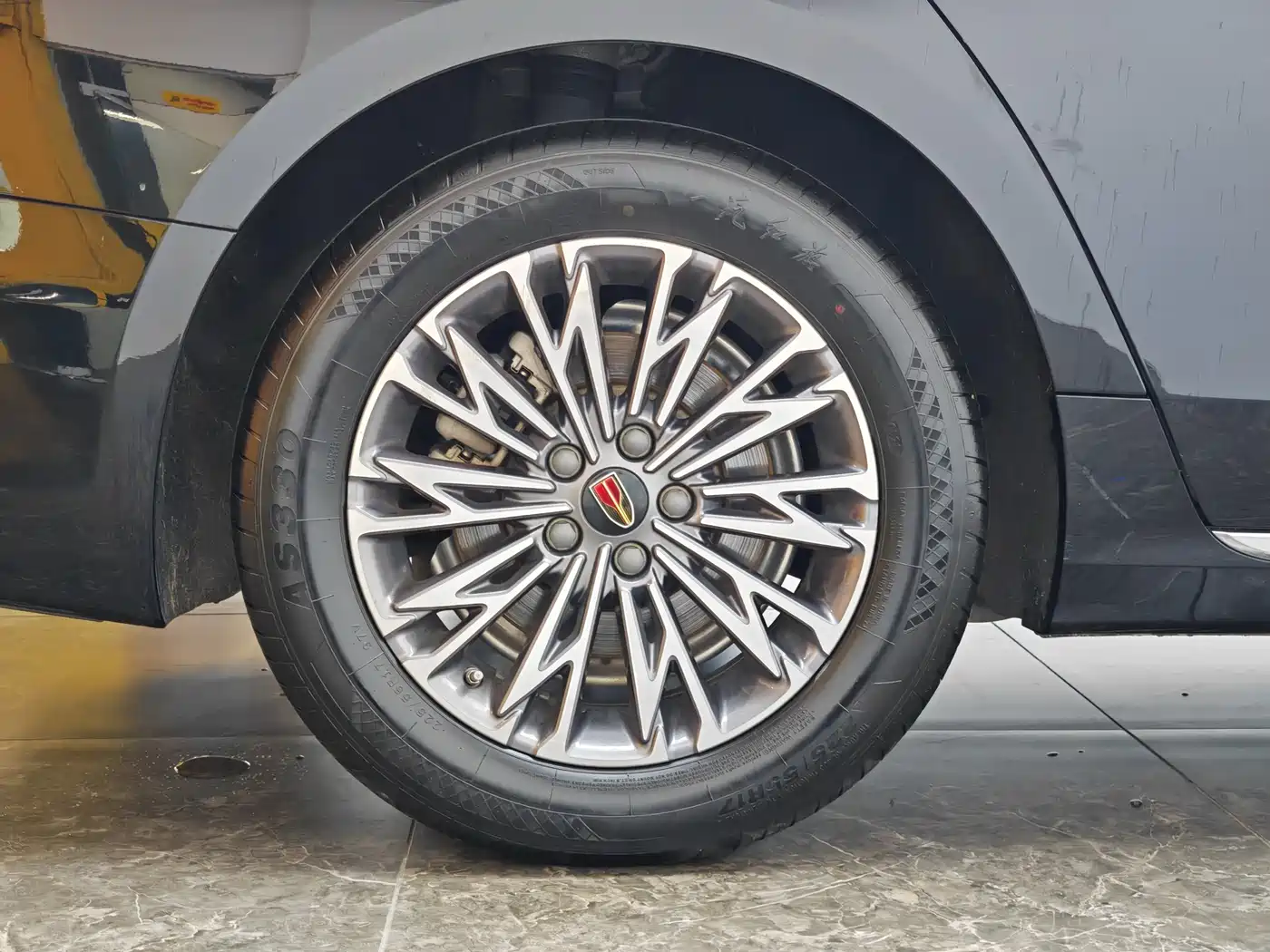 Hongqi H5 2024 1.5T DCT Smart Connect Flag Rhythm Edition фото 9