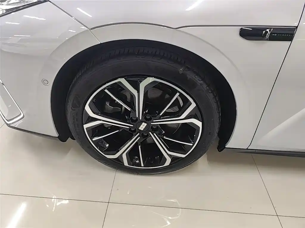 Geely Galaxy Galaxy E8 2025 700km Long Voyage Smart Drive Edition фото 23