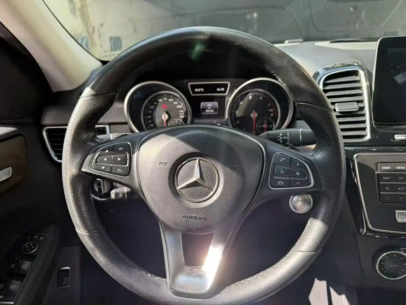 Mercedes-Benz GLE 2016 GLE 320 4MATIC Luxury фото 5