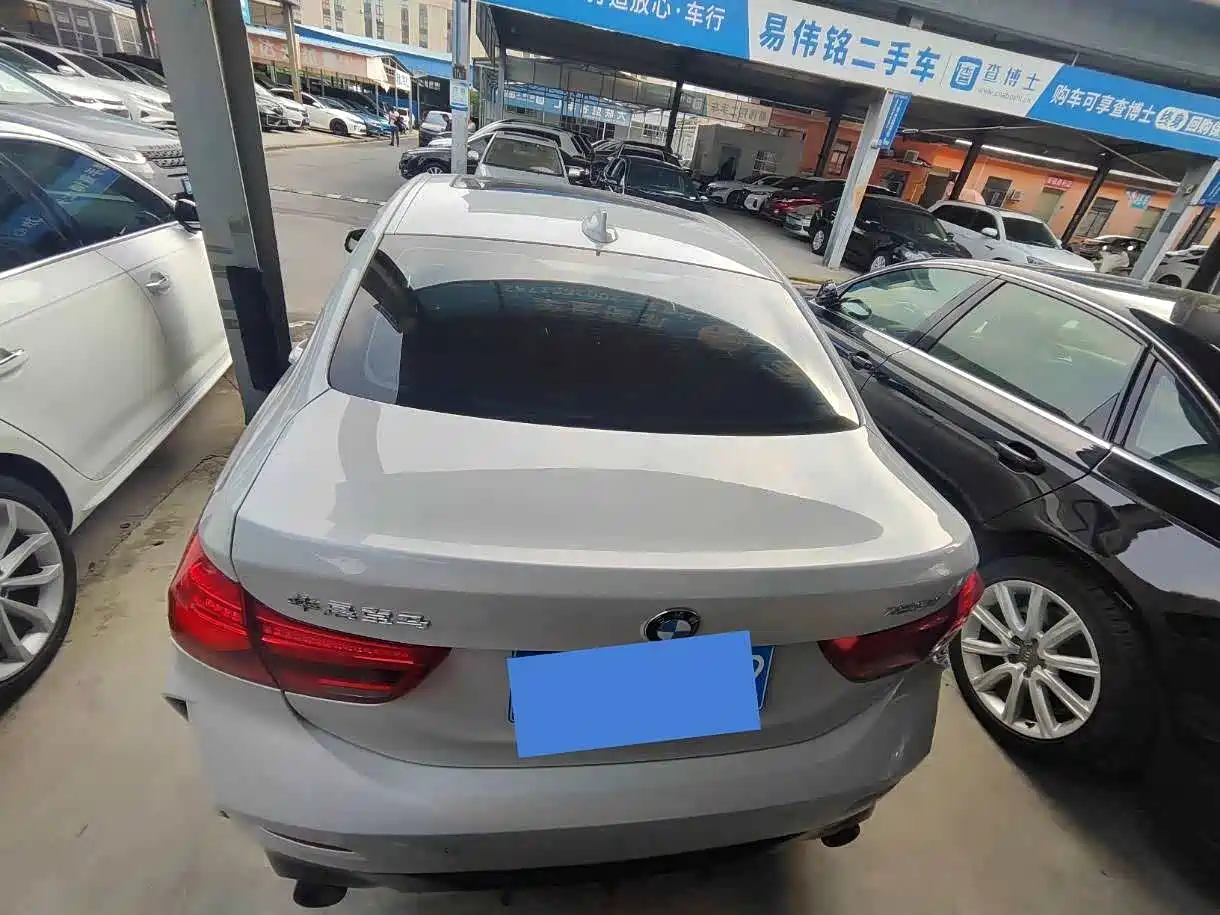 BMW 1 Series 2022 120i M Sport Shadow Edition фото 13
