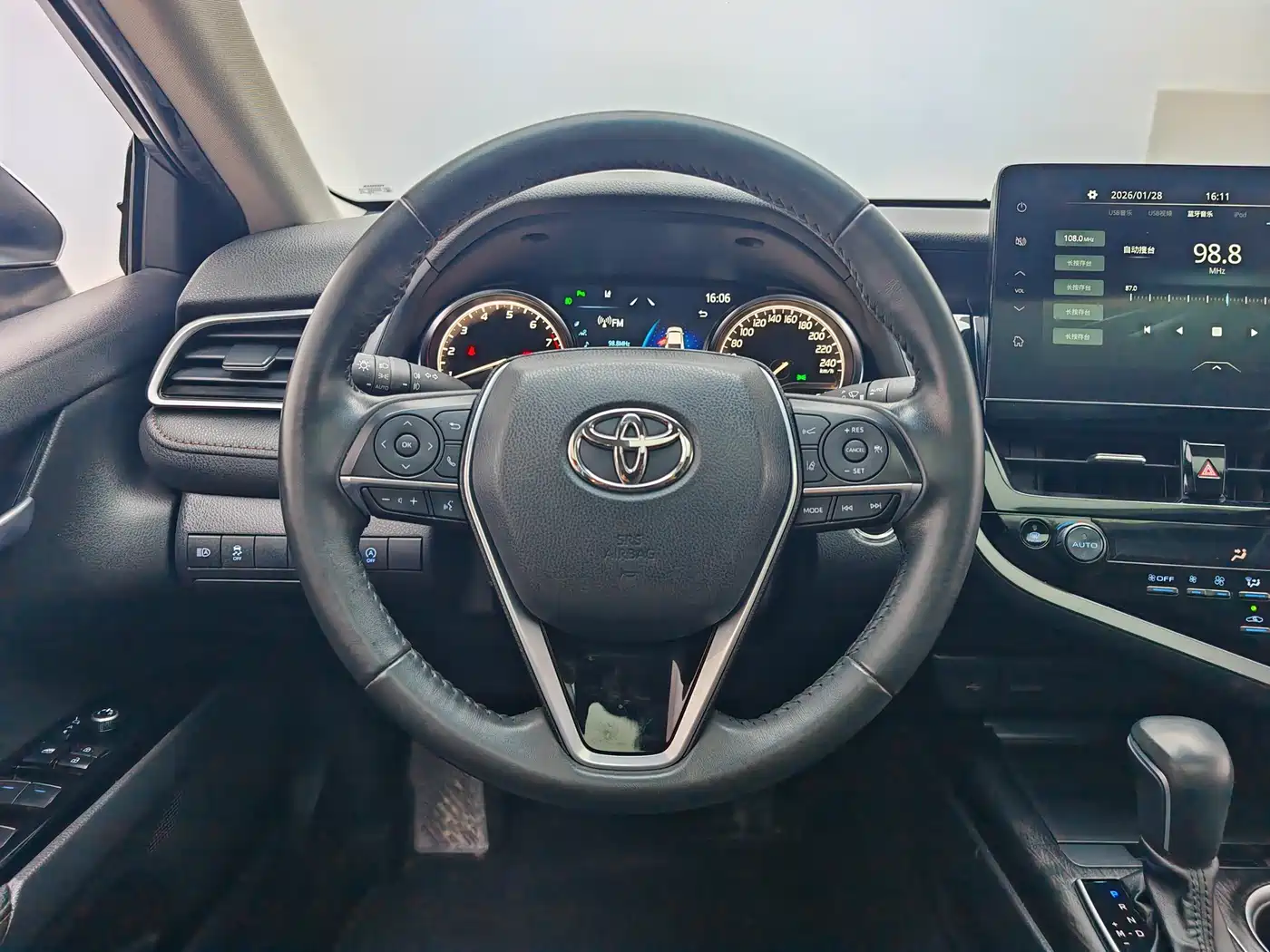 Toyota Camry 2021 2.0G Luxury Edition фото 16