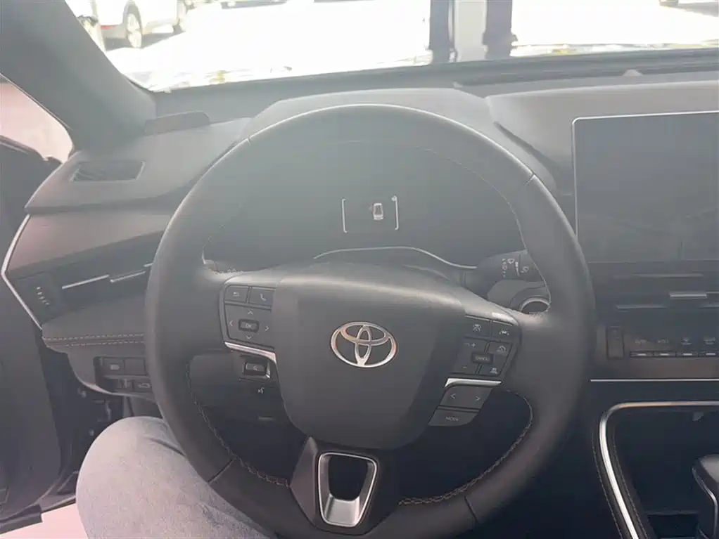 Toyota Avalon 2024 Model 2.0L Premium Selection Edition фото 4