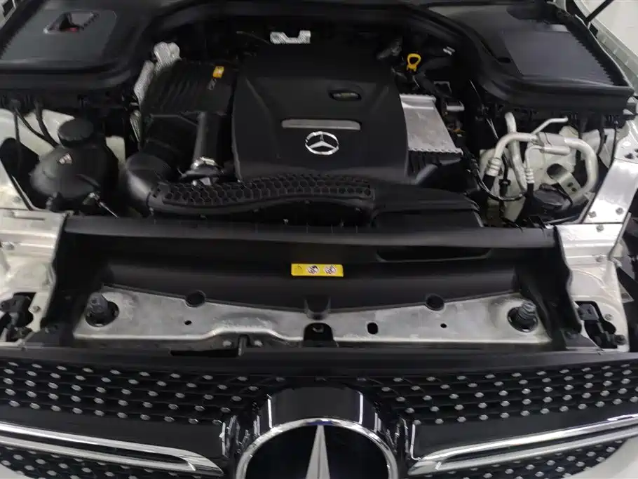 Mercedes-Benz GLC Coupe 2018 GLC 200 4MATIC Coupe SUV фото 10