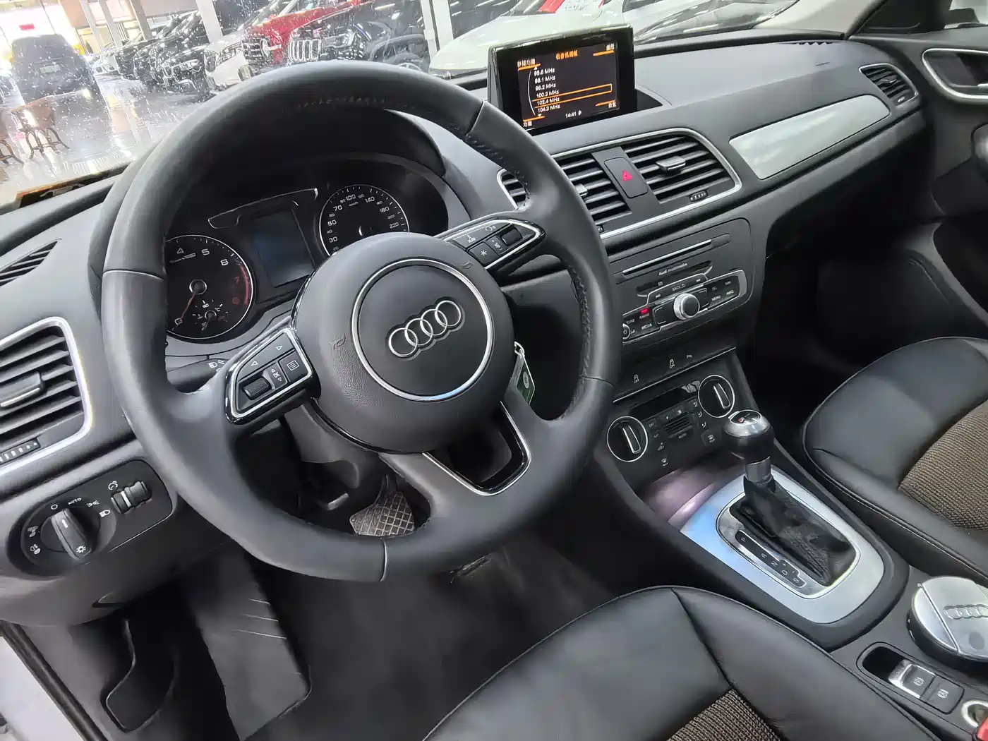 Audi Q3 2018 30 TFSI Fashion Collector's Edition фото 8