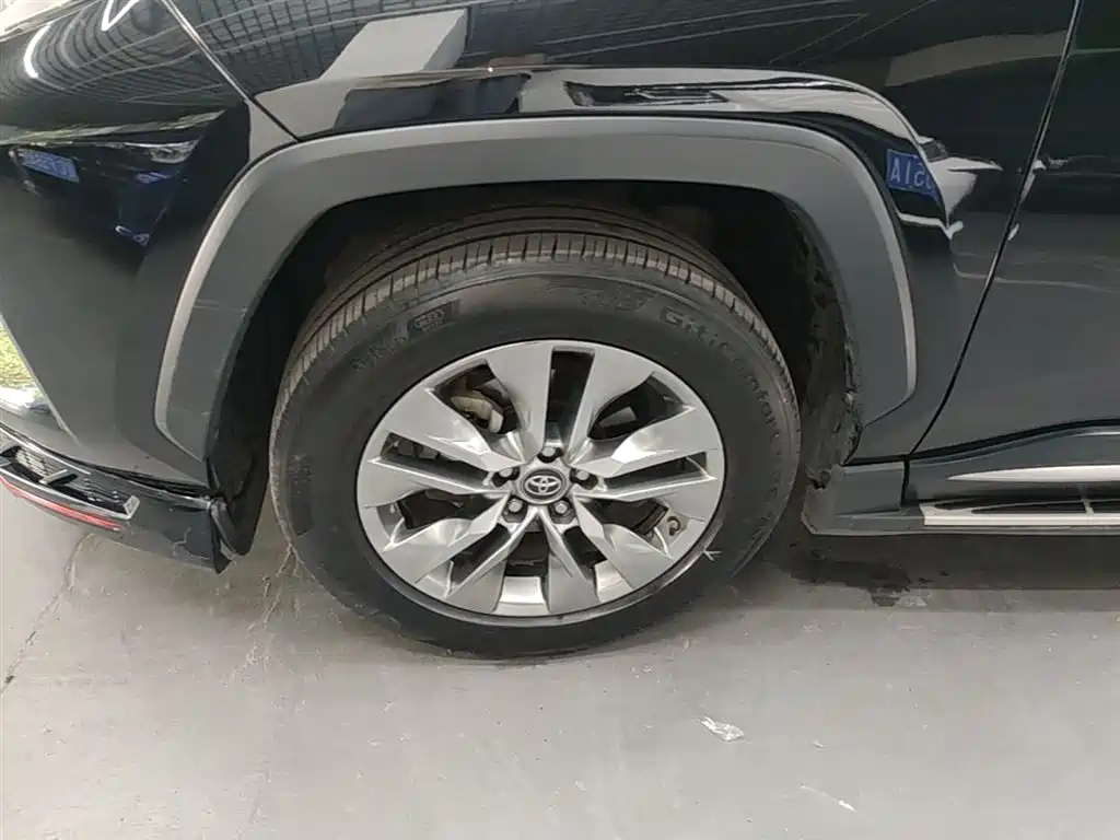 Toyota Wildlander 2022 2.0L CVT FWD Luxury Edition фото 23