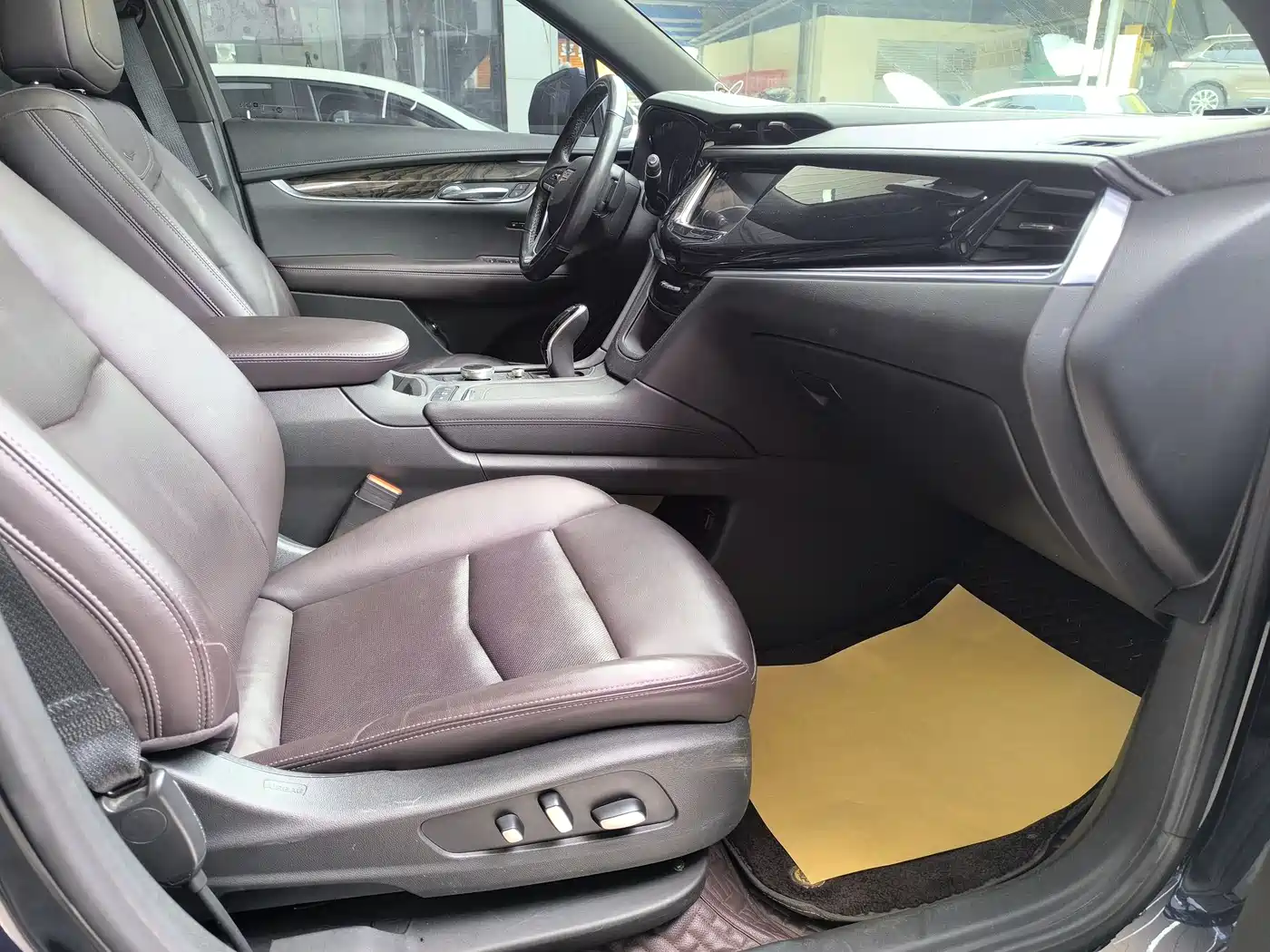 Cadillac XT6 2021 2.0T 6-seater 4WD Luxury фото 6