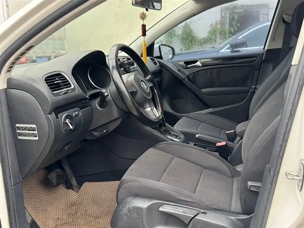 Volkswagen Golf 2012 1.4TSI Automatic Luxury фото 4