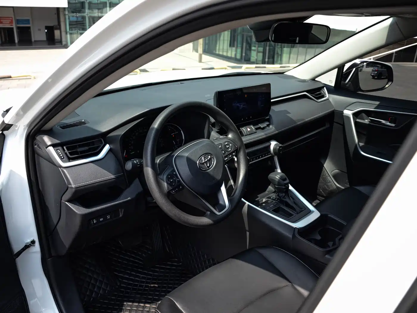 Toyota RAV4 Rongfang 2023 2.0L CVT FWD Style Plus Edition фото 12