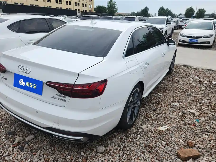 Audi A4L 2020 40 TFSI Fashion Dynamic Edition фото 3