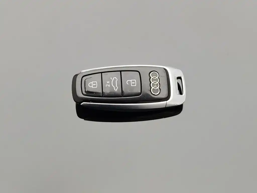 Фото 19 - Audi A6L