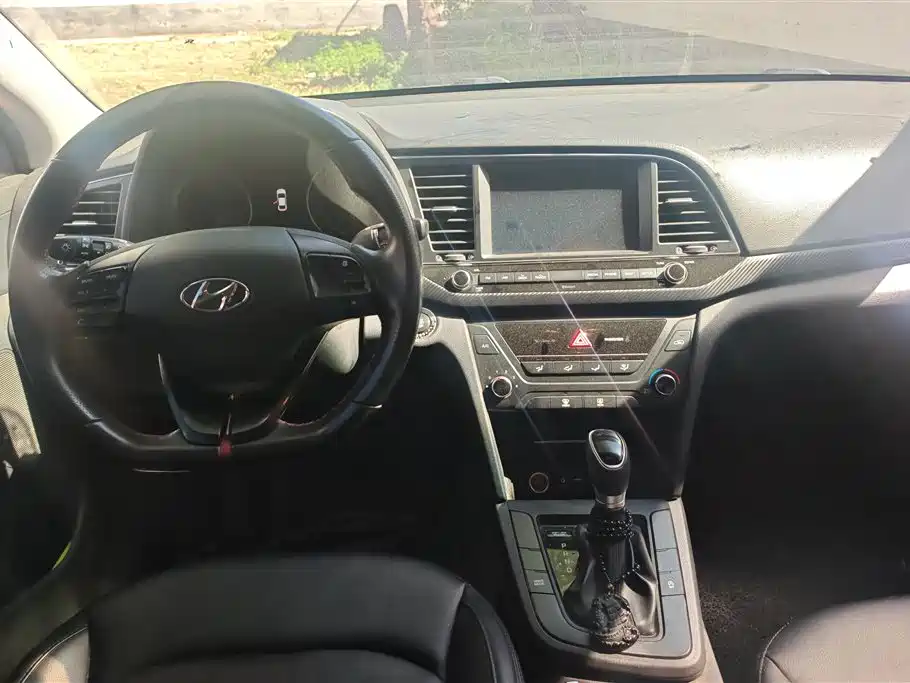 Hyundai Elantra 2018 1.4T DCT Dynamic·Vitality Model фото 12
