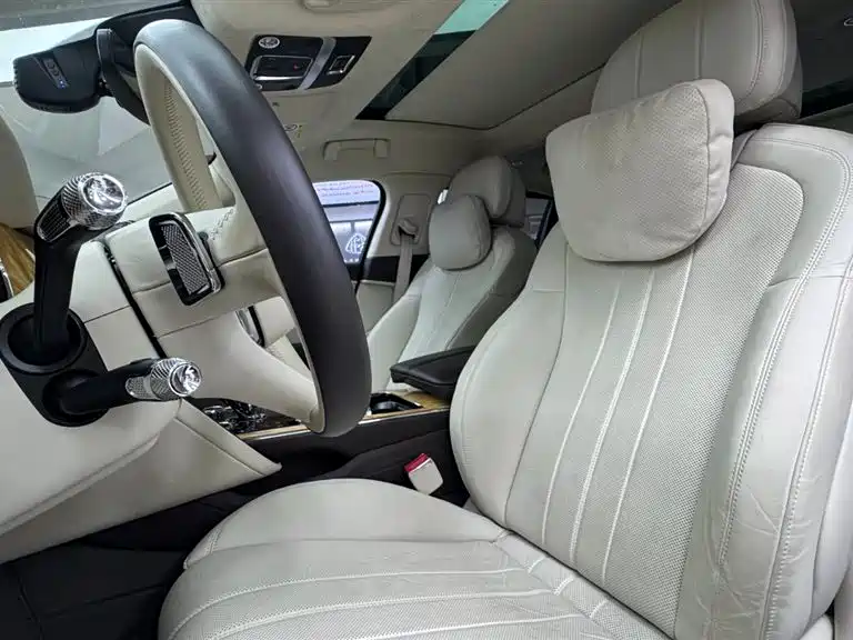 Bentley Flying Spur 2021 4.0T V8 Standard Version фото 14