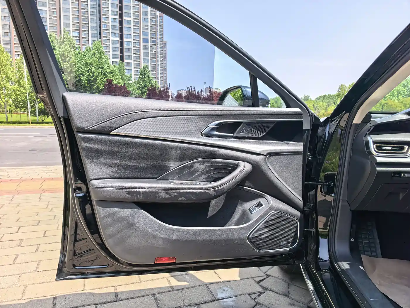 Hongqi H5 2024 1.5T DCT Smart Connect Flag Rhythm Edition фото 5