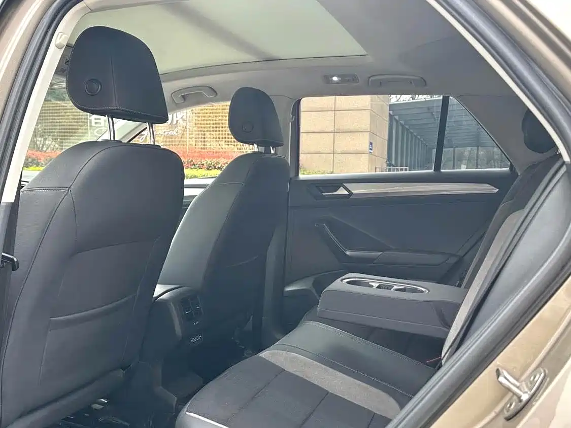 Volkswagen T-ROC 2020 280TSI DSG 2WD Luxury фото 6