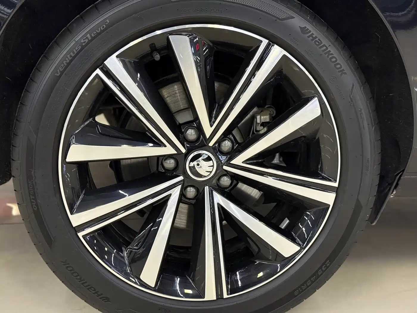 Škoda Superb 2025 Model TSI280 DSG Premium Edition фото 21