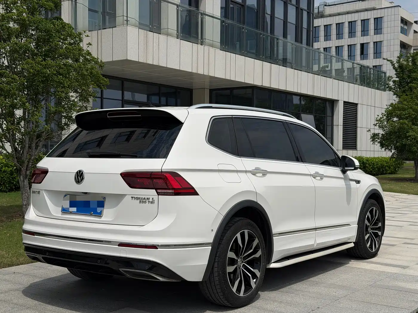 Volkswagen Tiguan L 2019 330TSI Automatic 2WD R-Line Flagship Edition China VI фото 6
