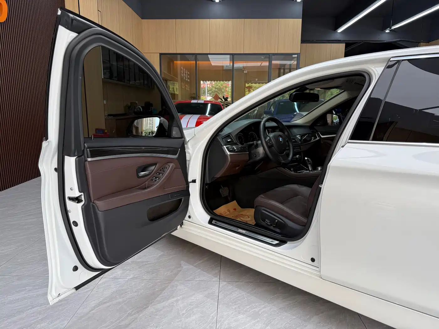 BMW 5 Series 2017 525Li Luxury Design Package фото 10