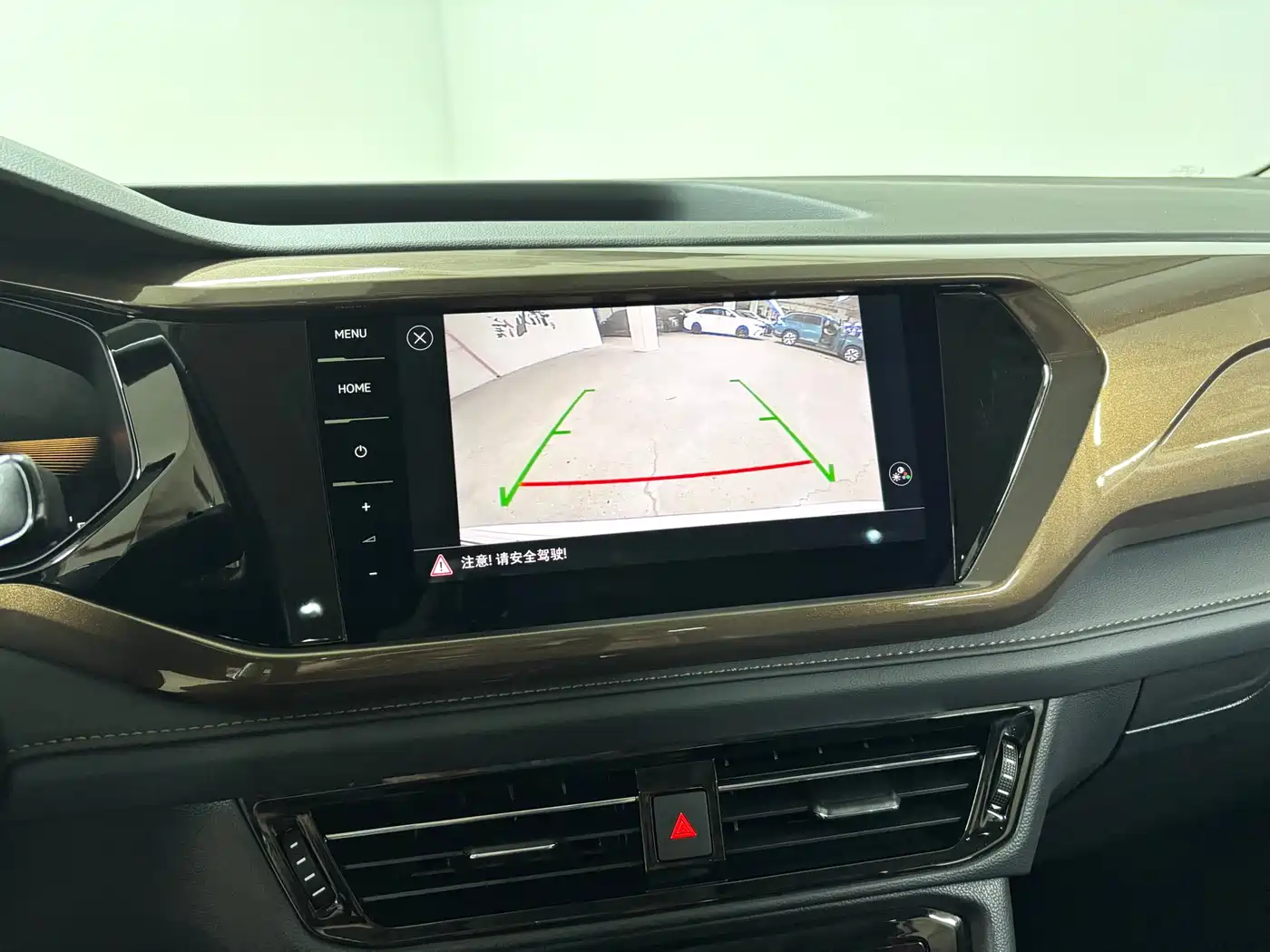 Volkswagen Tharu 2022 280TSI FWD Luxury Edition фото 17