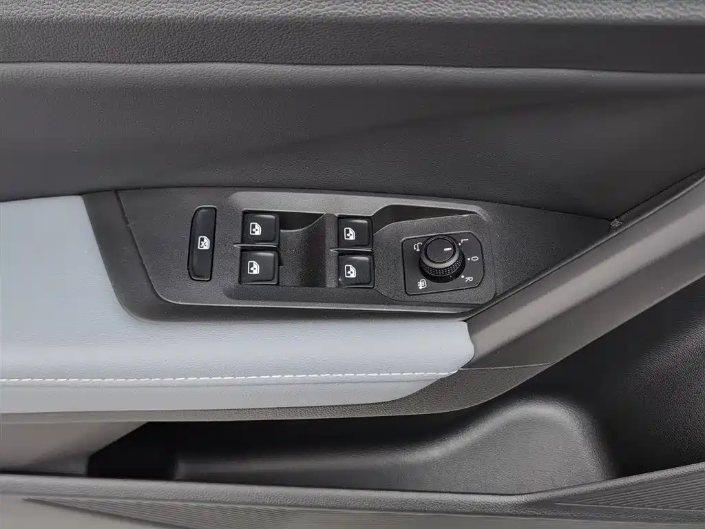 Volkswagen Lavida 2023 300TSI DSG Comfort Edition фото 9