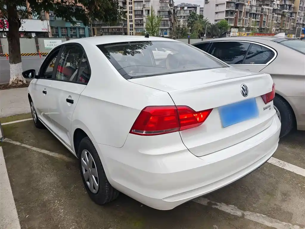 Volkswagen Santana 2016 1.6L Manual Trend Edition фото 5