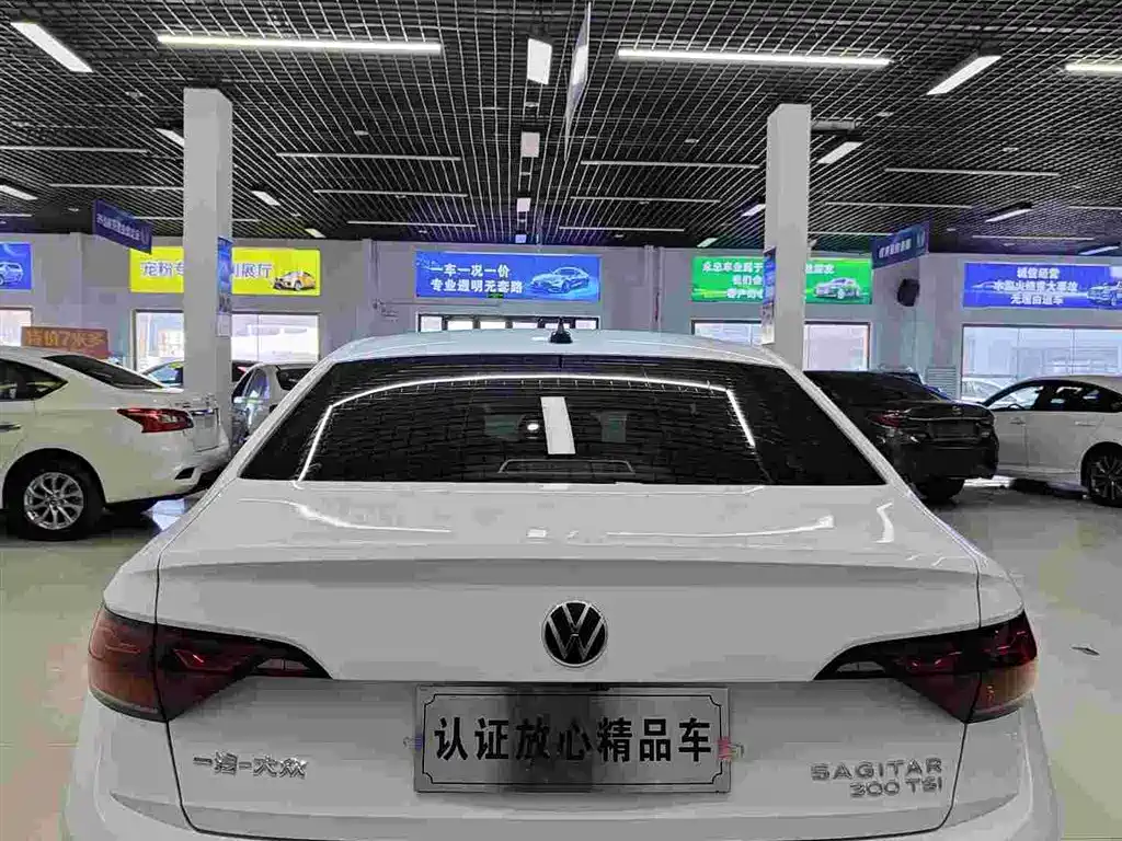 VOLKSWAGEN SAGITAR