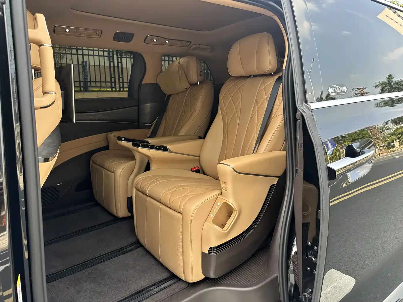 Denza D9 2025 DM-i Smart Drive Edition 1020 AWD Prestige фото 15