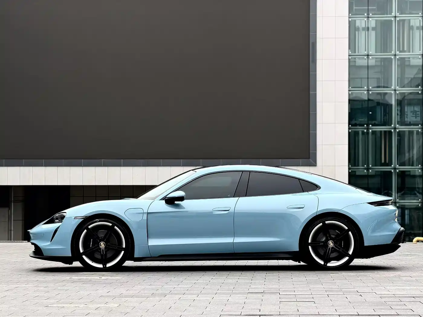 Porsche Taycan 2022 Facelift Taycan фото 4