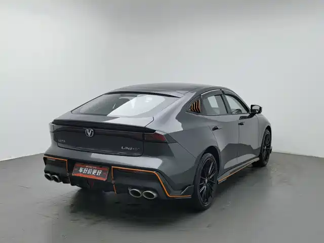 Changan UNI-V 2023 1.5T Sport Edition — фото 2