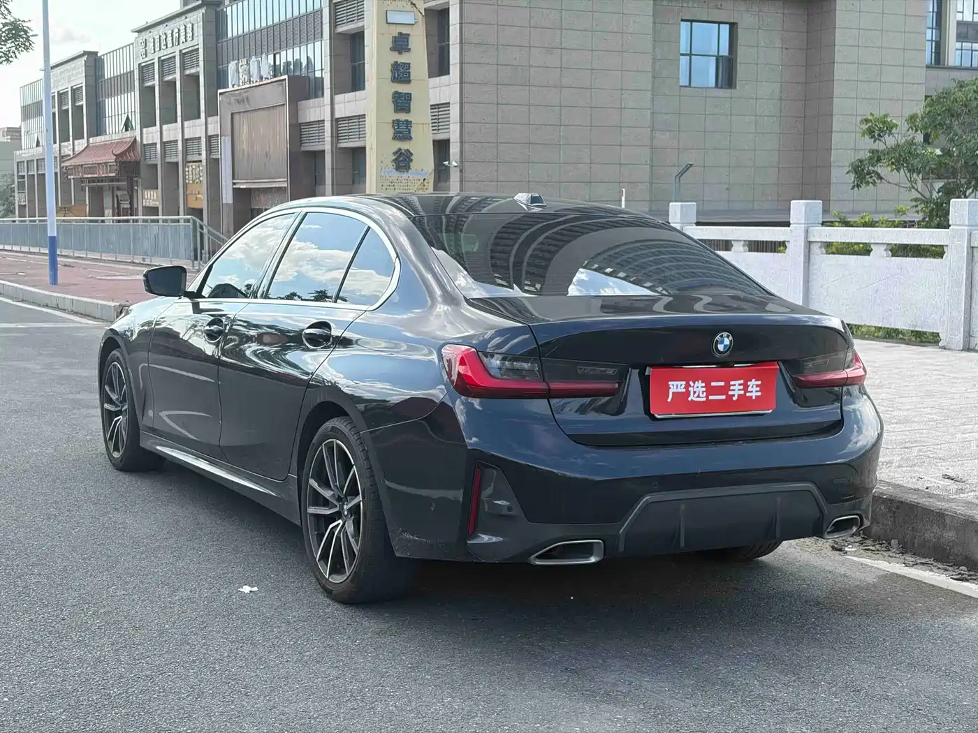 BMW 3 Series 2023 325Li M Sport Package фото 8
