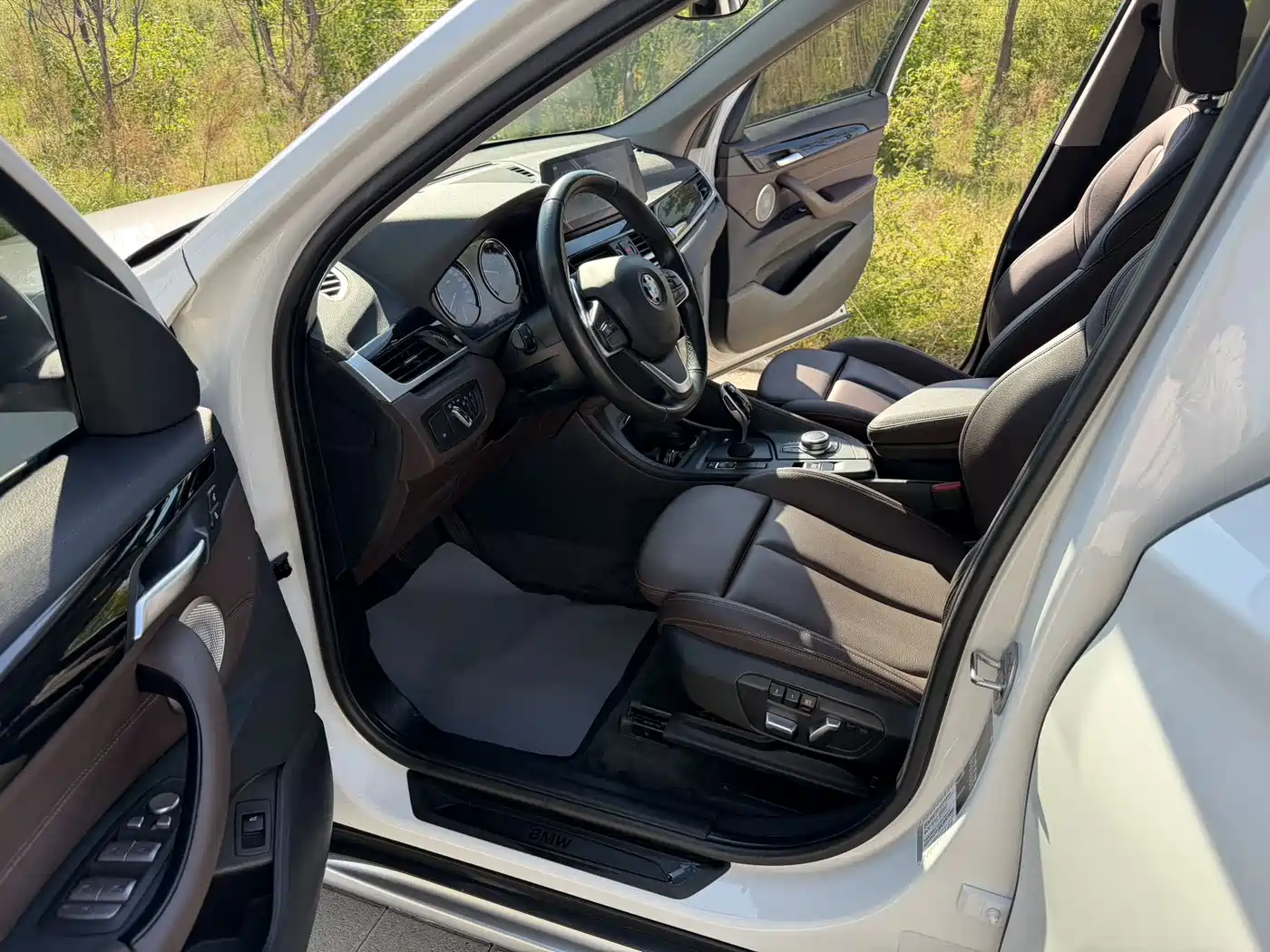 BMW X1 2022 sDrive20Li Fashion фото 14