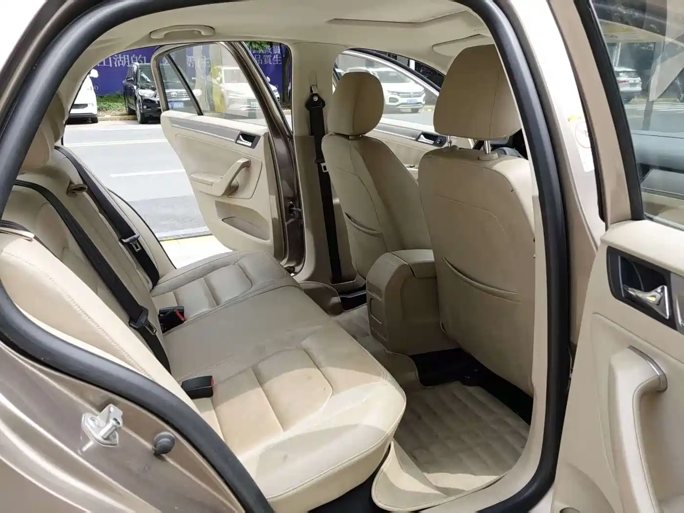 Volkswagen Bora 2014 1.6L Manual Comfort Edition фото 9